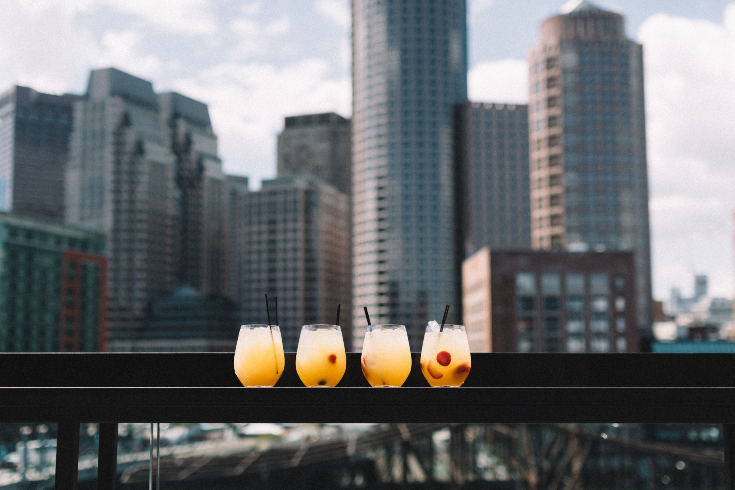 The 16 Best Rooftop Bars to Visit While Being in Cincinnati! Photo by Kelly Sikkema on Unsplash