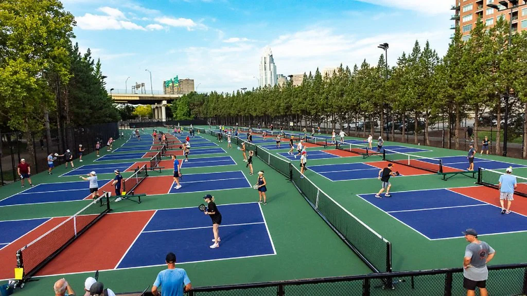Sawyer Point Tennis Courts - <a href="https://www.facebook.com/photo/?fbid=10223345433129709&set=g.748574719295413">Photo Source</a>